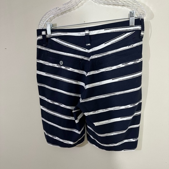 Southern tide sz med men’s shorts in navy and white newer - Picture 3 of 12
